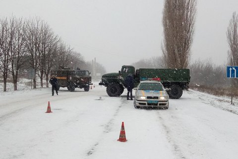 Полиция ограничила движение в шести областях из-за непогоды