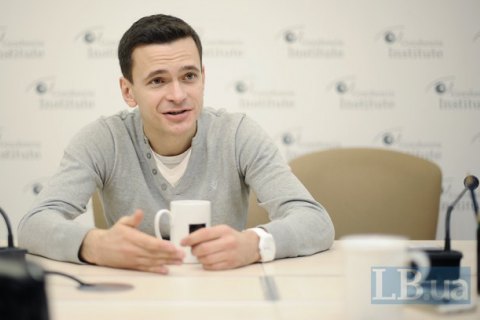Илья Яшин представил доклад о связях "Единой России" и криминала