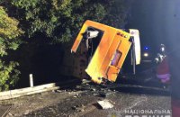 На трасі Київ-Одеса вантажівка в’їхала у автобус, є загиблі та поранені