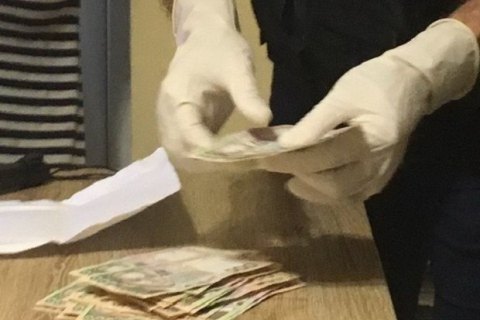 Чиновник Киевской областной ОГА потратил деньги для переселенцев на частное жилье, - НАБУ