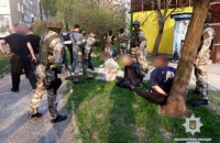 Во Львове задержали банду, которая требовала у мужчины $20 тыс. 