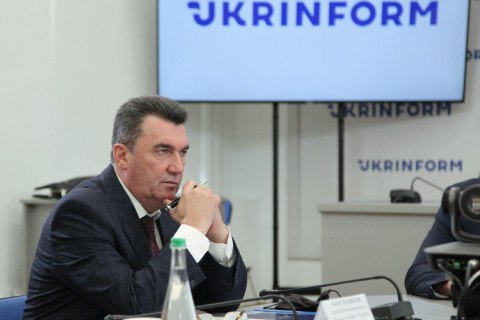 Данилов предупредил главу КСУ, что "Ростов не резиновый"