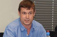 Российского оппозиционера вывезли из Киева и арестовали 