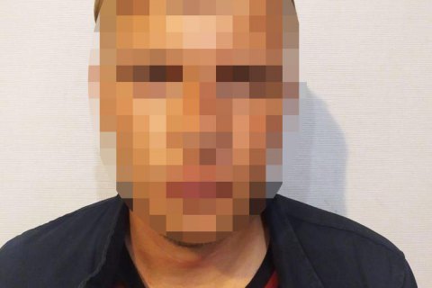 Правоохранители задержали мужчину, подозреваемого в хулиганстве на Аллее Небесной Сотни в Киеве