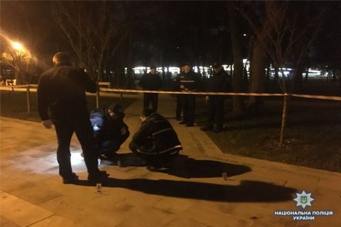 В киевском парке Киото двое мужчин пострадали от взрыва гранаты (обновлено)