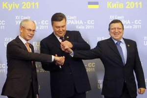 Встреча Януковича с Ромпеем и Баррозу затягивается (Обновлено)