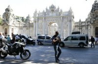 Неизвестные открыли стрельбу в Стамбуле, ранен полицейский