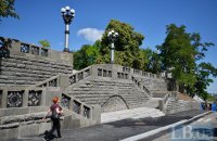 Київ відремонтував гранітні сходи до фундаменту Десятинної церкви