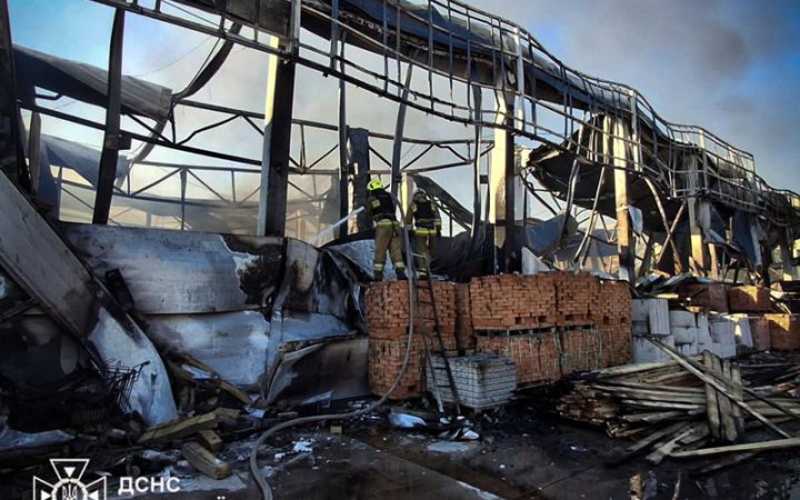 Головне за ніч та ранок середи, 1 липня: майже 260 боєзіткнень, ураження аеродрому “Саки”, удари по НПЗ в Уфі та заводу в Пензі 