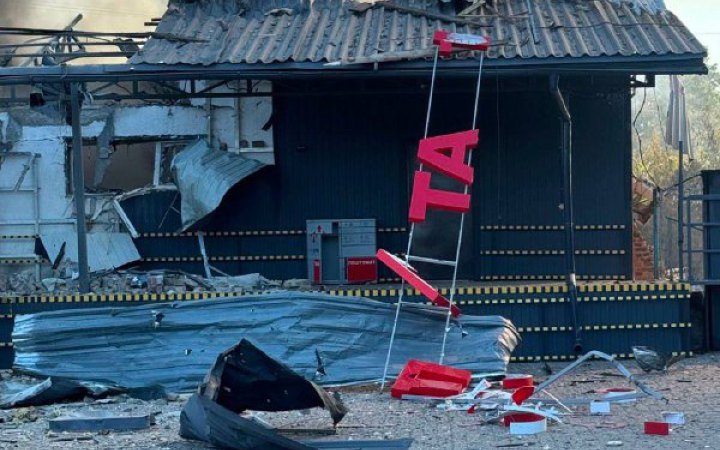 Росіяни знищили вантажне відділення Нової пошти в Прилуках
