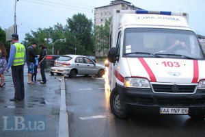 В Донецке Daewoo и большегруз сбили девушку и скрылись с места происшествия