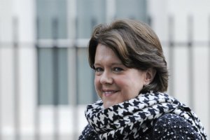 В Британии министр культуры ушла в отставку из-за обвинений в растрате 5800 фунтов