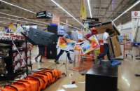 В Мексике акции против подорожания бензина обернулись грабежами магазинов