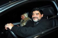 Диего Марадона на машине врезался в автобус