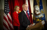 Министр ВМС США призвал НАТО перекупить "Мистрали"
