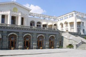 Депутаты дважды в год отдыхают за счет государства в Крыму