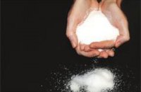 Солить солью больше нельзя. Солите перцем