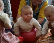 На Днепропетровщине около 2 тыс детей ждут усыновления
