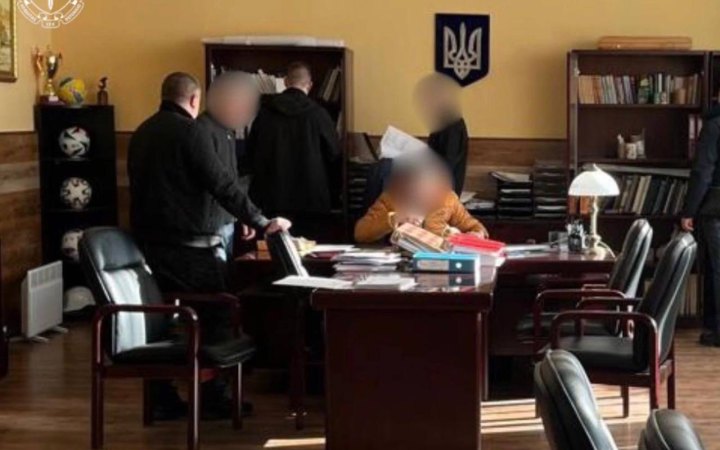 Посадовців державного інституту у Києві підозрюють у схемі “бронювання” від мобілізації
