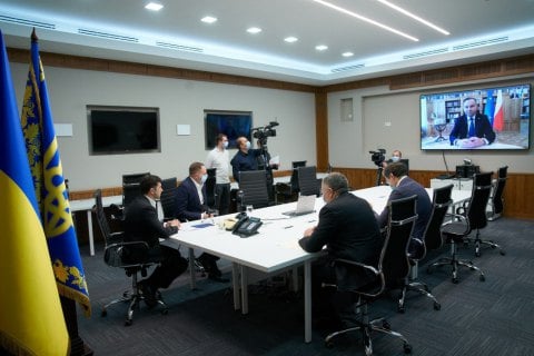 Зеленский обсудил с Дудой действия для преодоления пандемии коронавируса