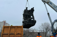 У Києві демонтували ще один радянський пам’ятник
