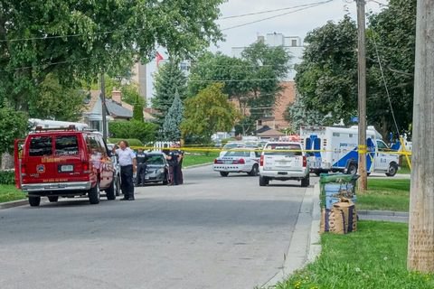 В Торонто трех человек застрелили из арбалета