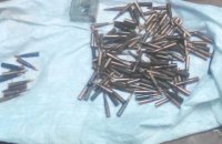 Полиция Киева задержала на станции метро "Житомирская" мужчину с арсеналом оружия