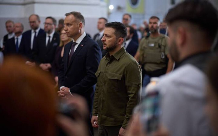 Зеленський і Дуда беруть участь у жалобній месі у Луцькому костелі (оновлено)