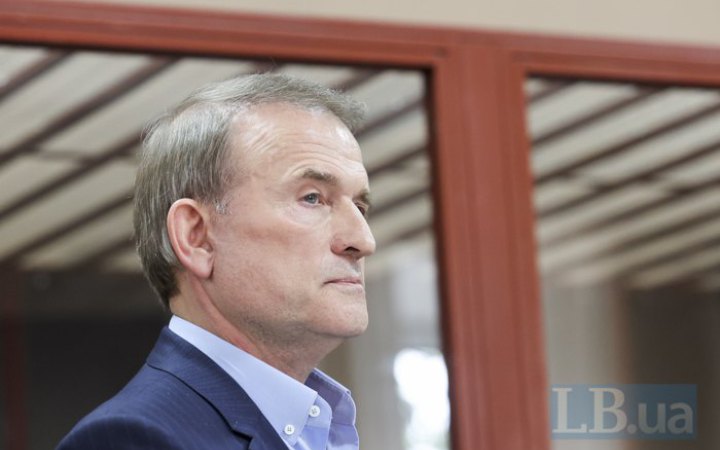 Адвокати вимагають позбавити Медведчука права займатися адвокатською діяльністю