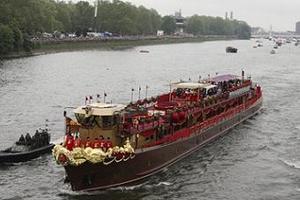 Флотилию в честь юбилея Елизаветы II внесли в Книгу Гиннесса
