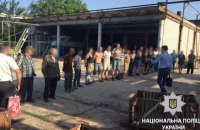 На консервному заводі в Одеській області людей тримали в рабстві