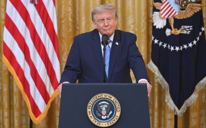Президент США заявив про повний контроль над Ормузькою протокою і оголосив вимогу до Ірану виплатити компенсації 