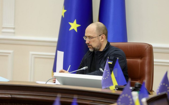 Шмигаль спростував фейки про експорт електроенергії в ЄС, евакуацію через блекаути й вибіркове відключення міст