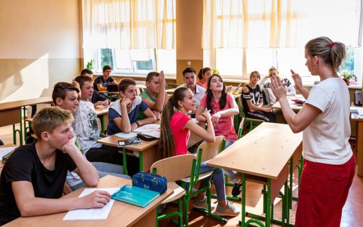 Усі освітні заклади країни на захід від Києва мають вийти в офлайн до вересня, - МОН 