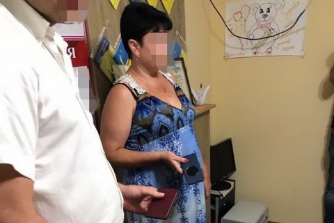 Инспектора Главного управления по вопросам труда в Одесской области поймали на взятке