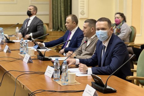 Міносвіти відреагувало на "маніпуляції інформацією", яку розмістили на сайті НУШ щодо ноутбуків для вчителів