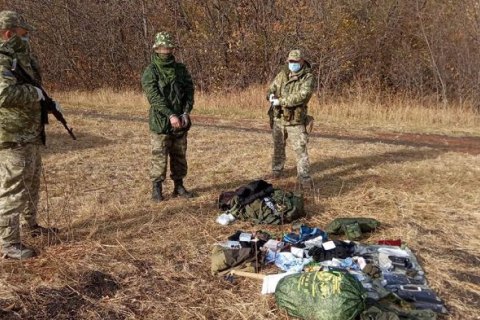 На границе россиянин в камуфляже попросил убежища в Украине