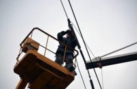 Сильний вітер призвів до знеструмлення 189 населених пунктів у семи областях 