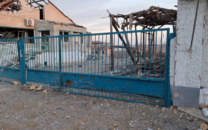 У Бериславі окупанти скинули з дрона вибухівку на чоловіка