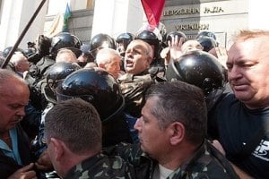 "Афганцы" в преддверии выборов восстановили свою партию 