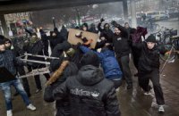 ​В Швеции антирасисты и ультраправые устроили поножовщину