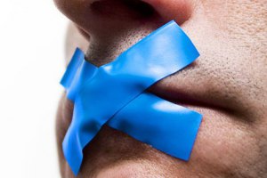 Жителей Восточной Украины призывают хотя бы к молчаливому протесту