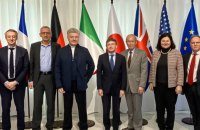 Порошенко зустрівся з послами G7