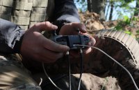Українські прикордонники знищили дронами російські бліндажі 