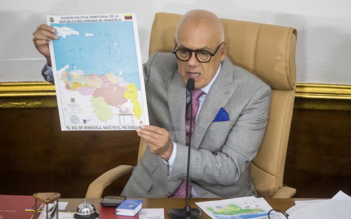 Бразилія розгортає війська на кордоні з Венесуелою через скандал з нафтовим регіоном Ессекібо