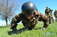 60 морпехов-новобранцев получили черный берет