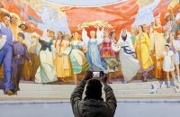 Нові старі панно на ВДНГ: радянська пропаганда vs культурна спадщина