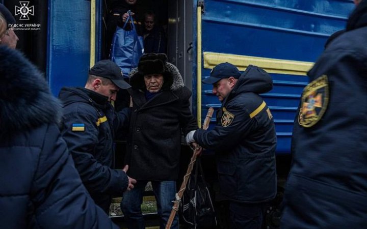 В уряді планують удосконалити виплати допомоги евакуйованим зі звільнених територій