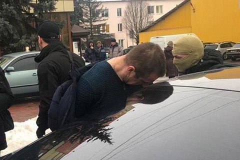 Чиновника Госгеокадастра поймали на взятке в $10,5 тыс.