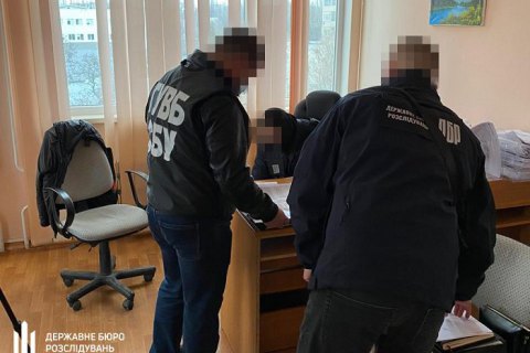 Посадовець Держрибагентства намагався підкупити співробітника СБУ для "кришування" вилову креветки в Чорному морі